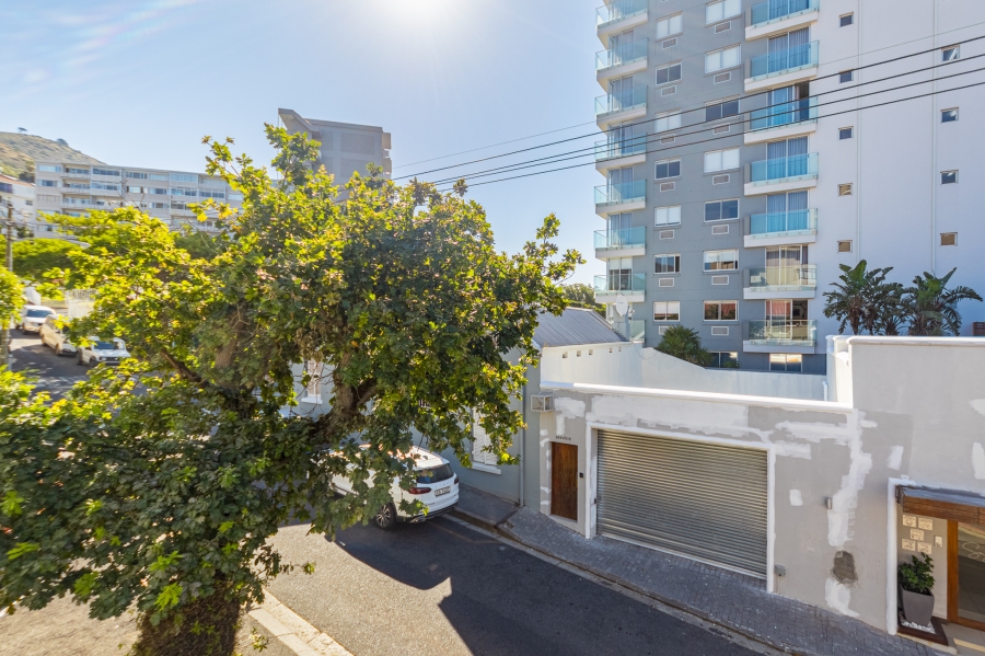 2 Bedroom Property for Sale in Green Point Western Cape